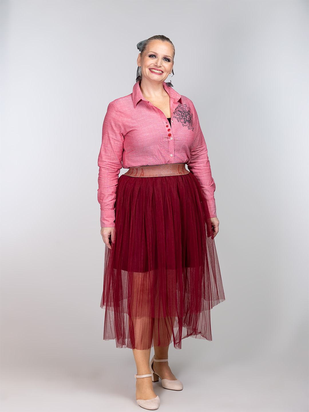 Bordo suknja od plisiranog tila s prozirnim slojevima