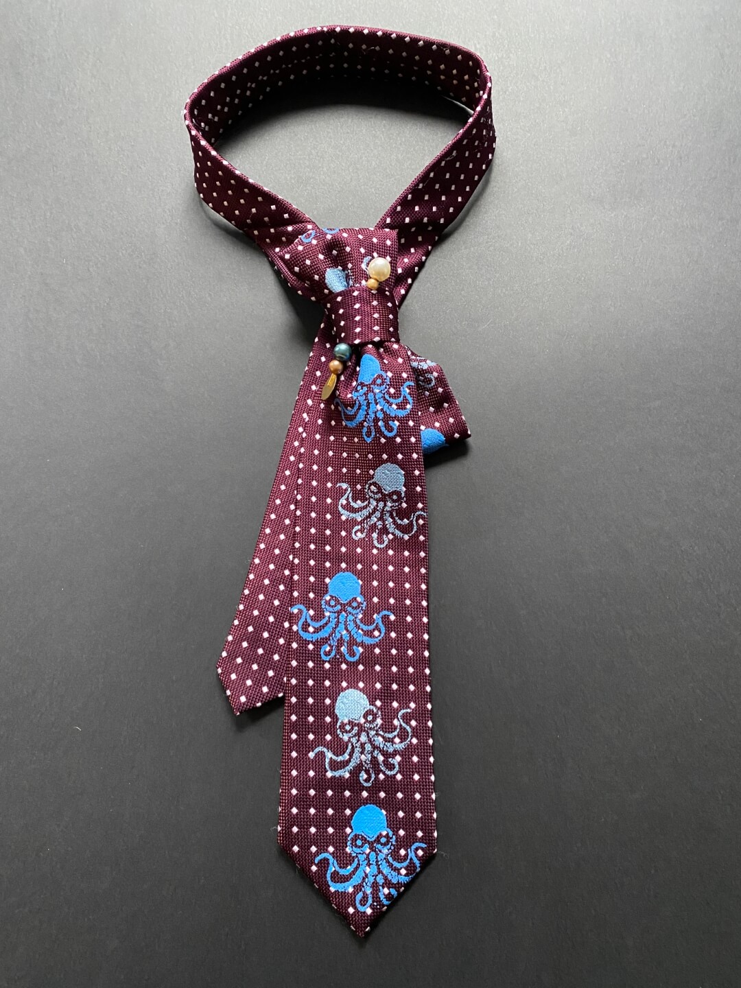 Redizajnirana bordo kravata splavim tiskom hobotnica