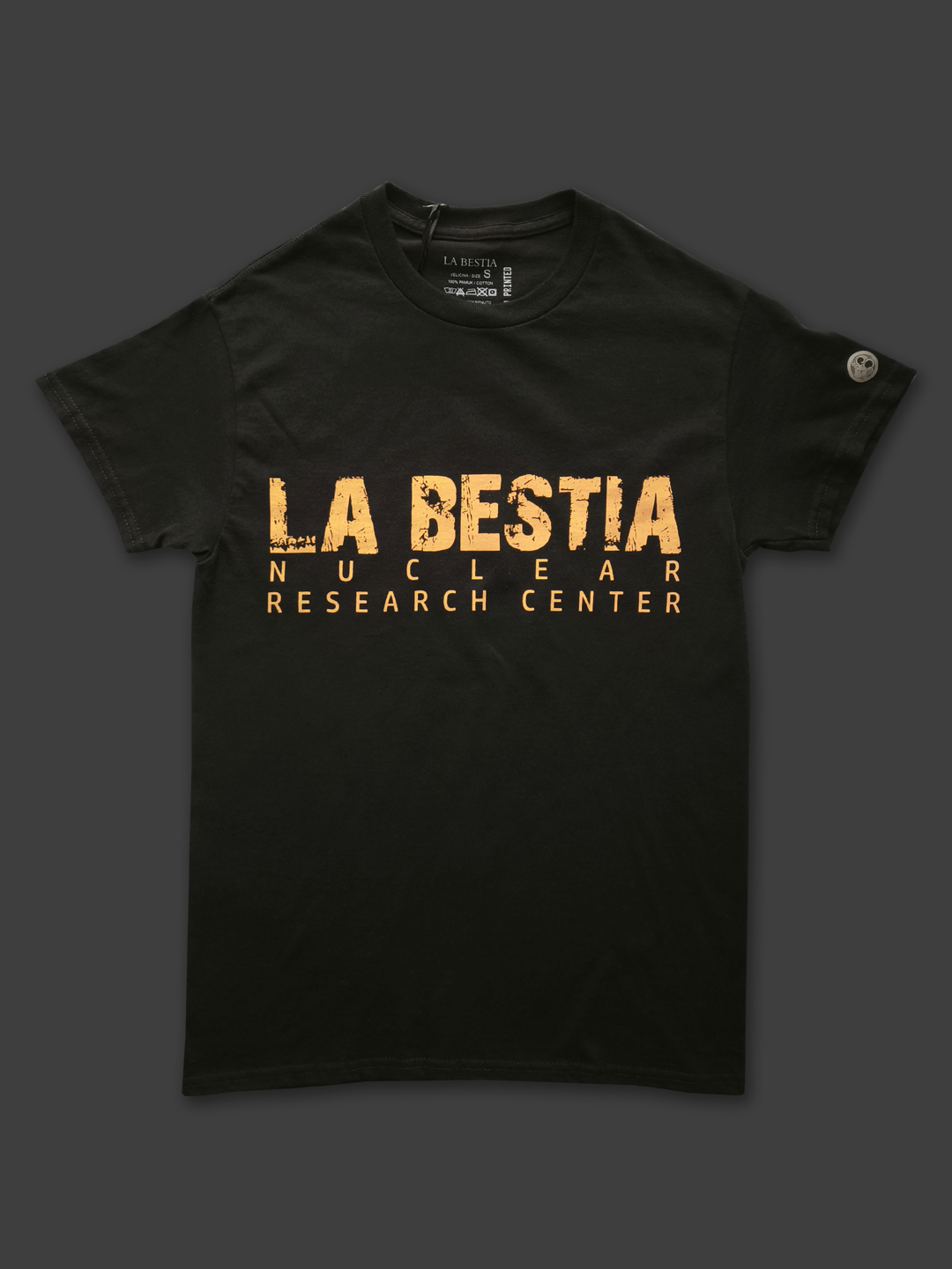 Crni T-shirt s natpisom La Bestia Nuclear Research Center