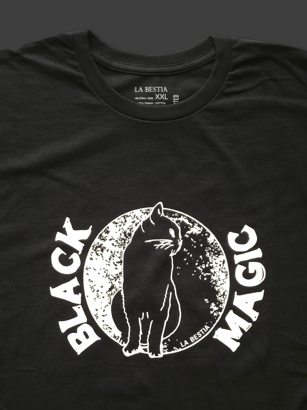 Crna majica s tiskom Black Magic